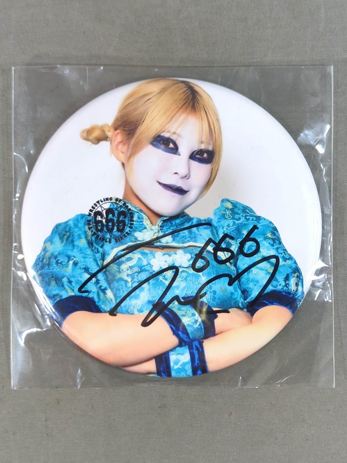 【直筆サイン入り】ラム会長 缶バッジ