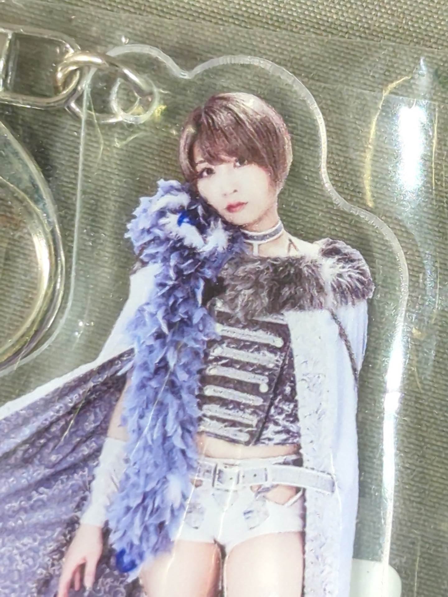 ★安納サオリ×ヴィレッジヴァンガード★ アクリルキーホルダー(ガウン)