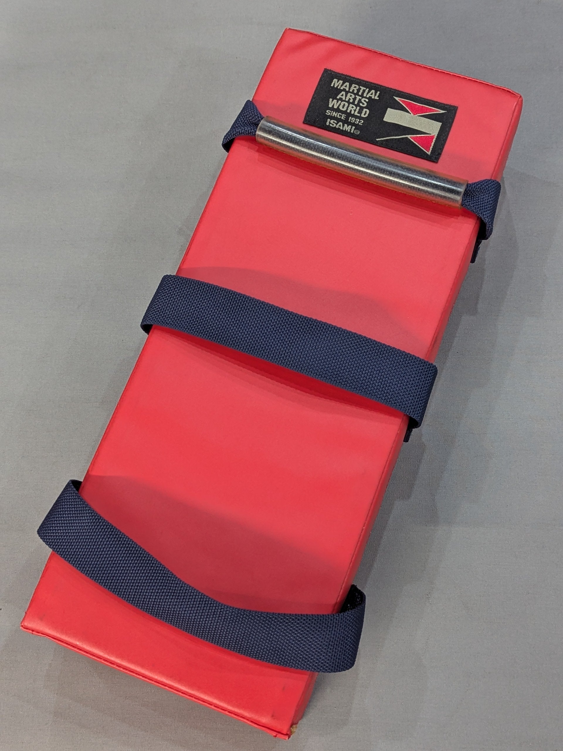 マーシャルアーツワールド×ISAMI キックミット – 闘道館