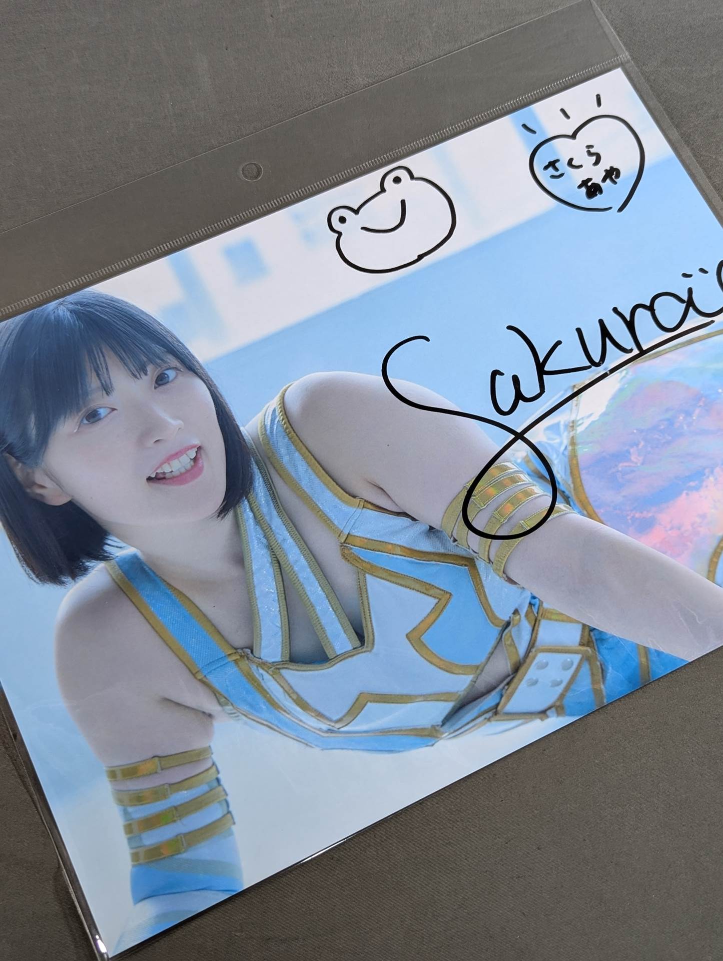 さくらあや SPG 寝そべりポートレート