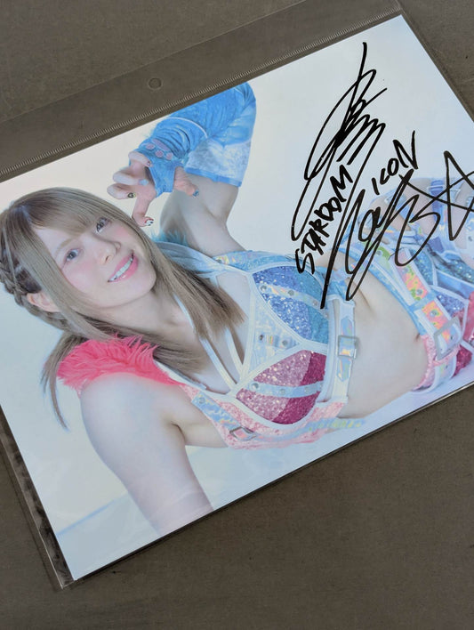 岩谷麻優 SPG 寝そべりポートレート