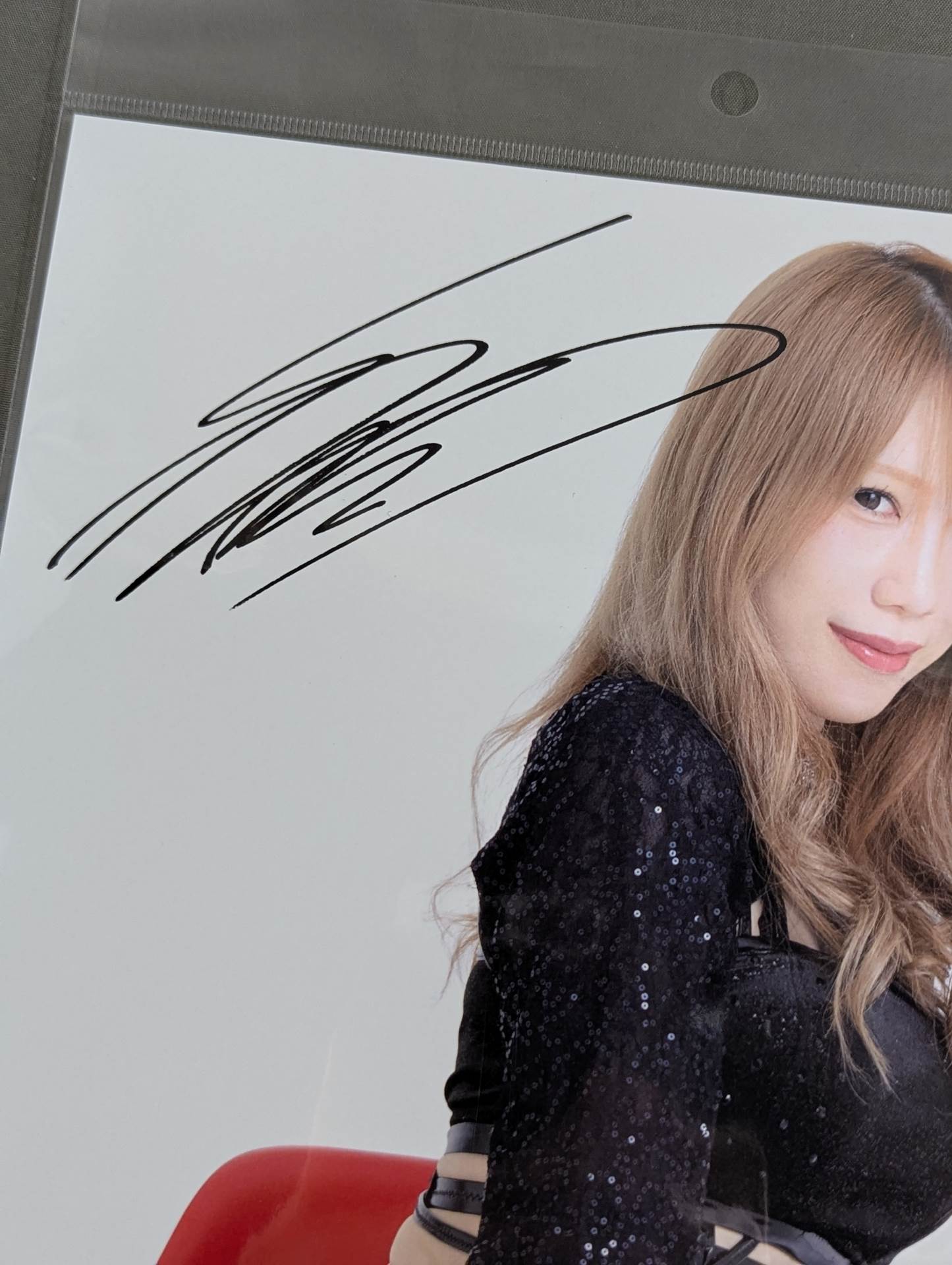 鹿島沙希 SPG おすわりポートレート