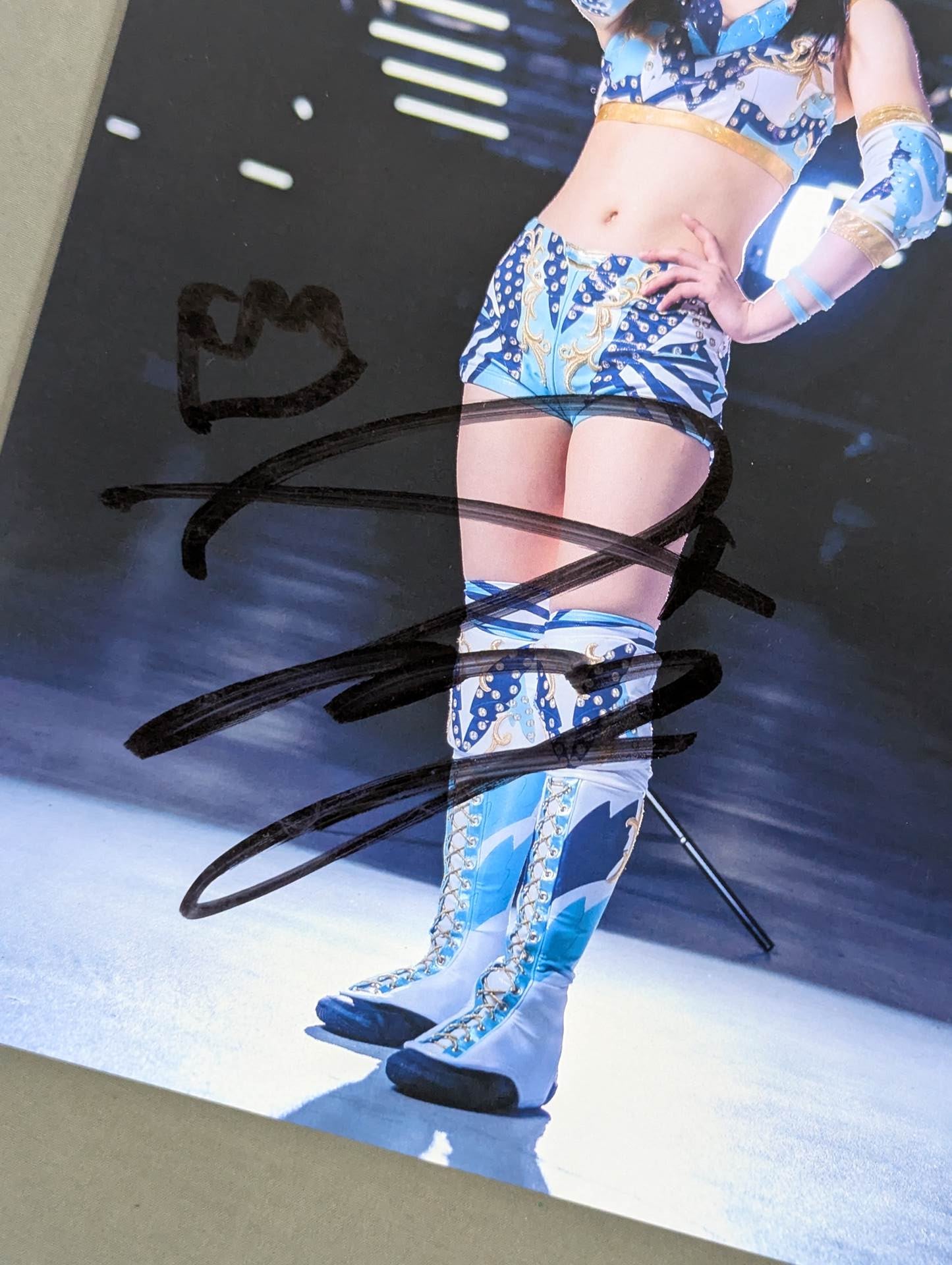 天咲光由 直筆サイン入り スターダムポートレート(J-2) – 闘道館