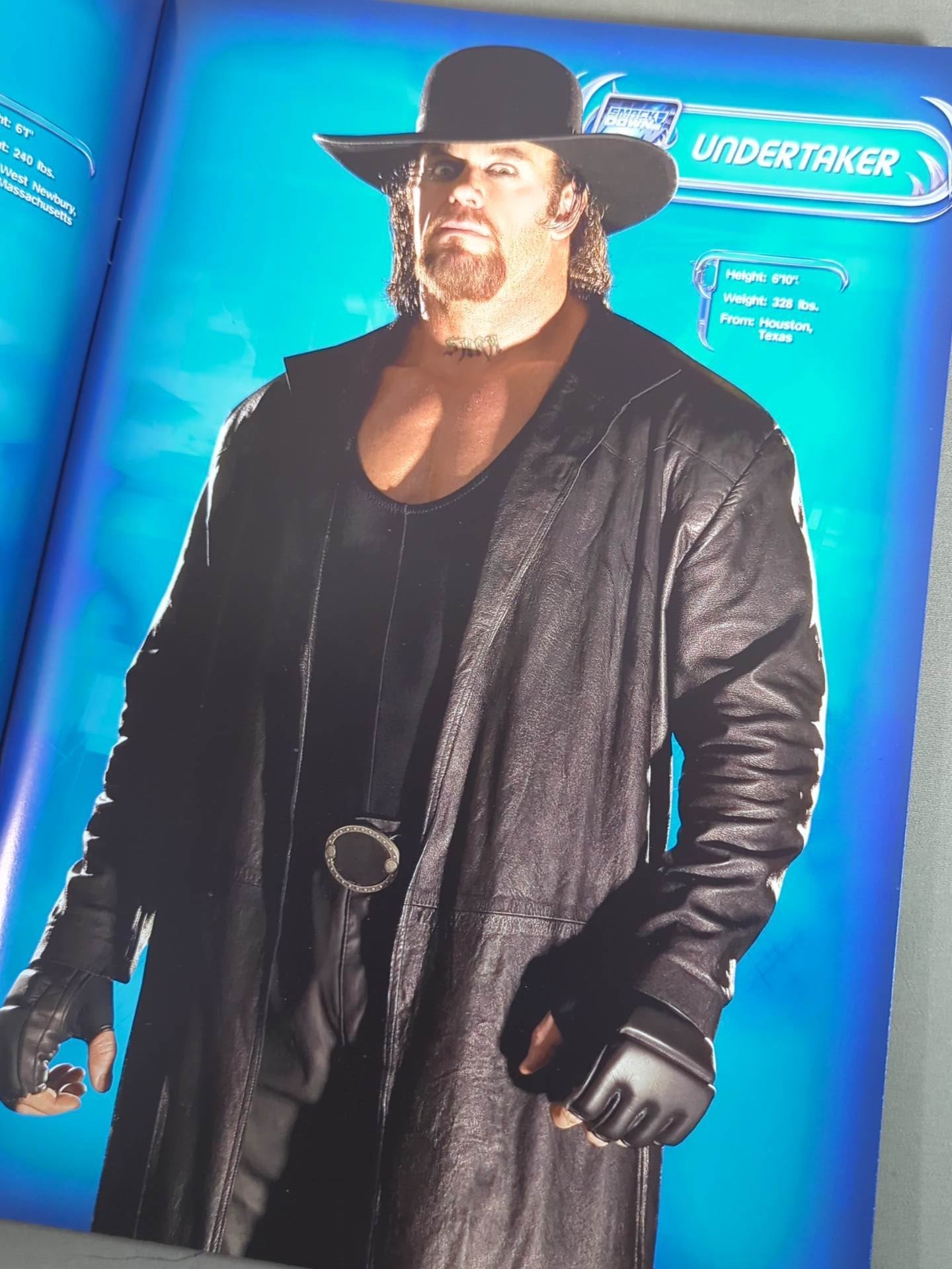 WWE SUPERSHOW OFFICIAL SOUVENIR PROGRAM 2005