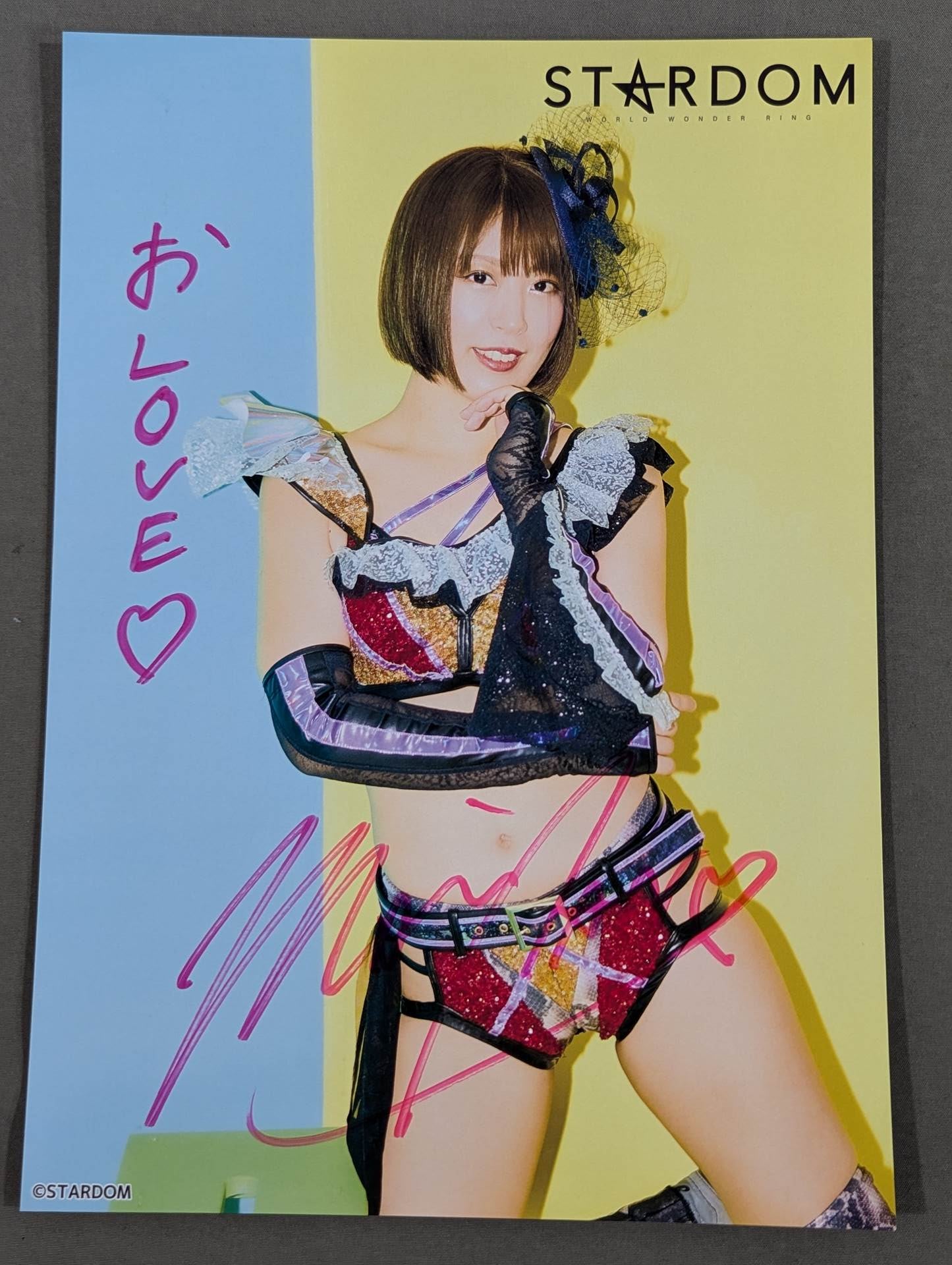 桜井まい 直筆サイン入り スターダムポートレート(C-4) – 闘道館