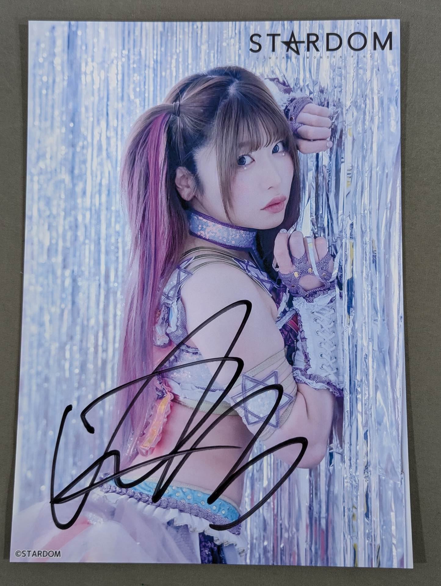 中野たむ 直筆サイン入り スターダムポートレート(C-8)