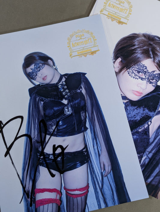Black Poteko (Saori Anou ) hand signed autograph Pro-Photo 