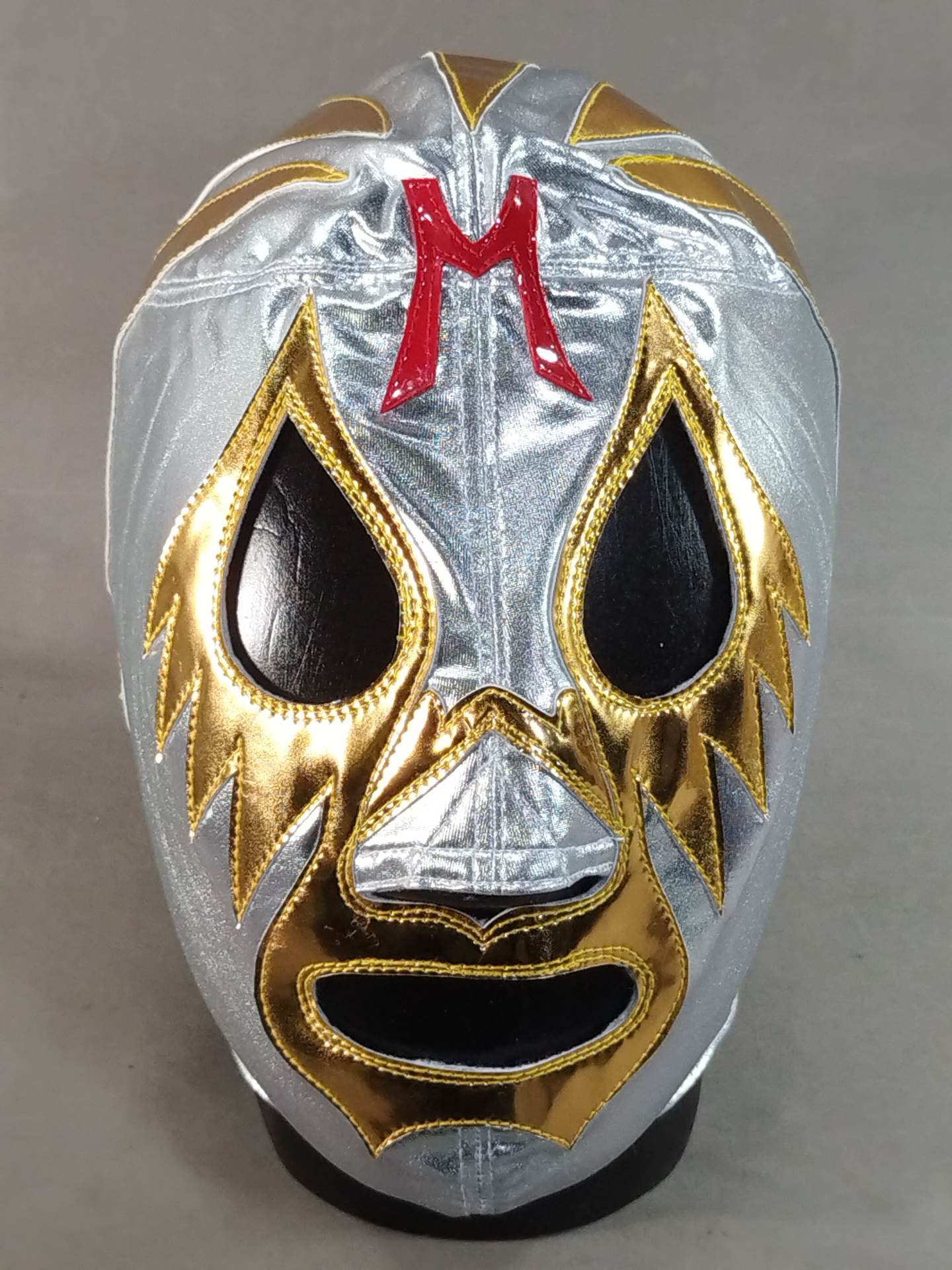 Mil Mascaras 