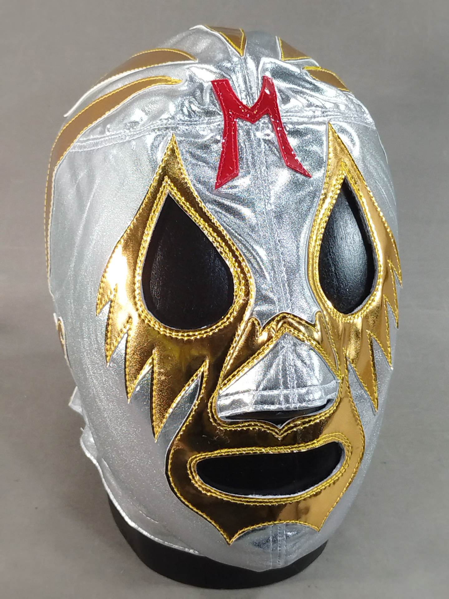Mil Mascaras 
