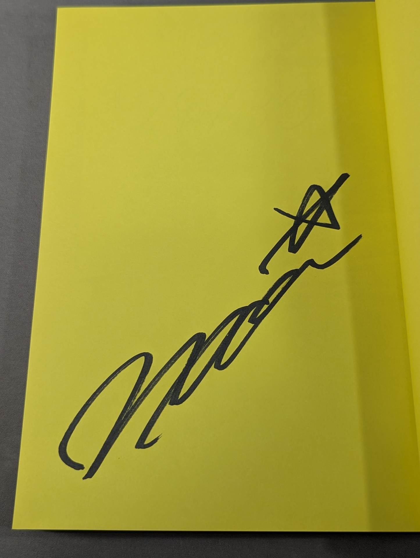 【Hand signed autograph & bonus trading card】 NATSUPOI  Photo Essay 29/30