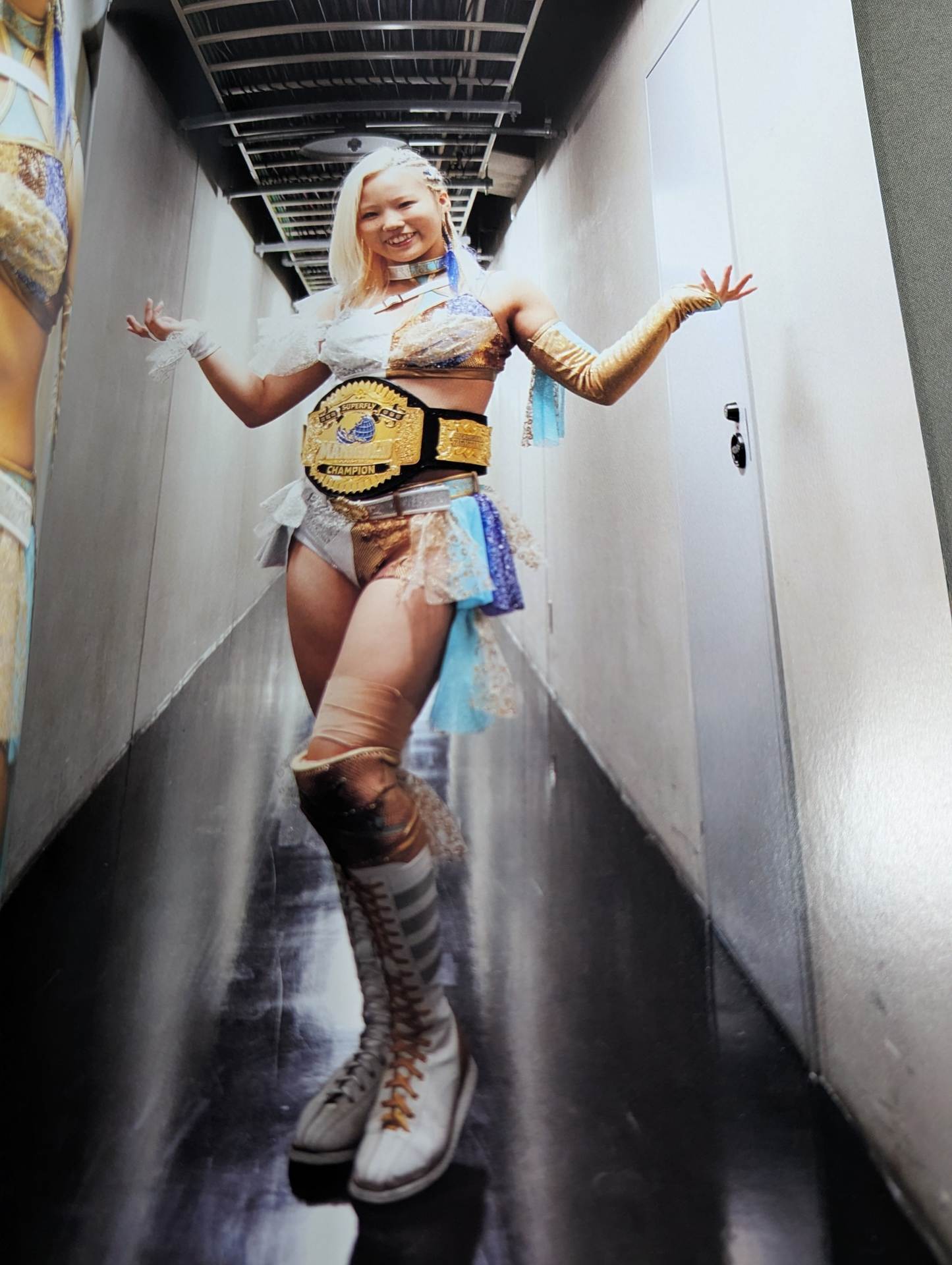 【Victoria Yuzuki  hand signed autograph 】FOTOLIBRE de Mascara Numero.77