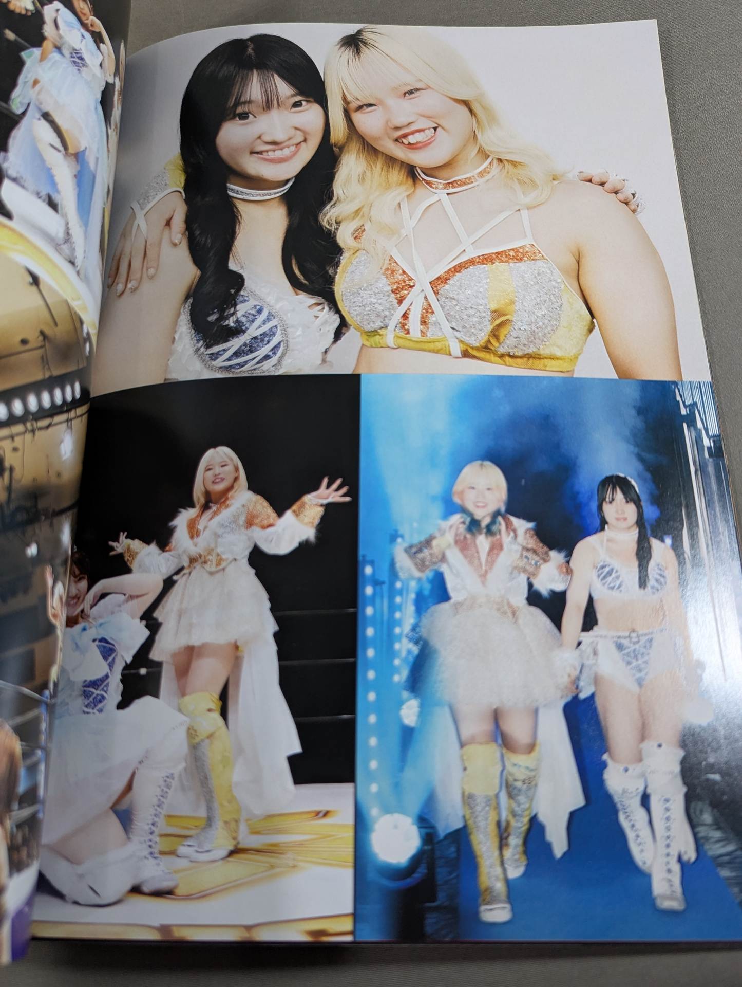 【Victoria Yuzuki  hand signed autograph 】FOTOLIBRE de Mascara Numero.77