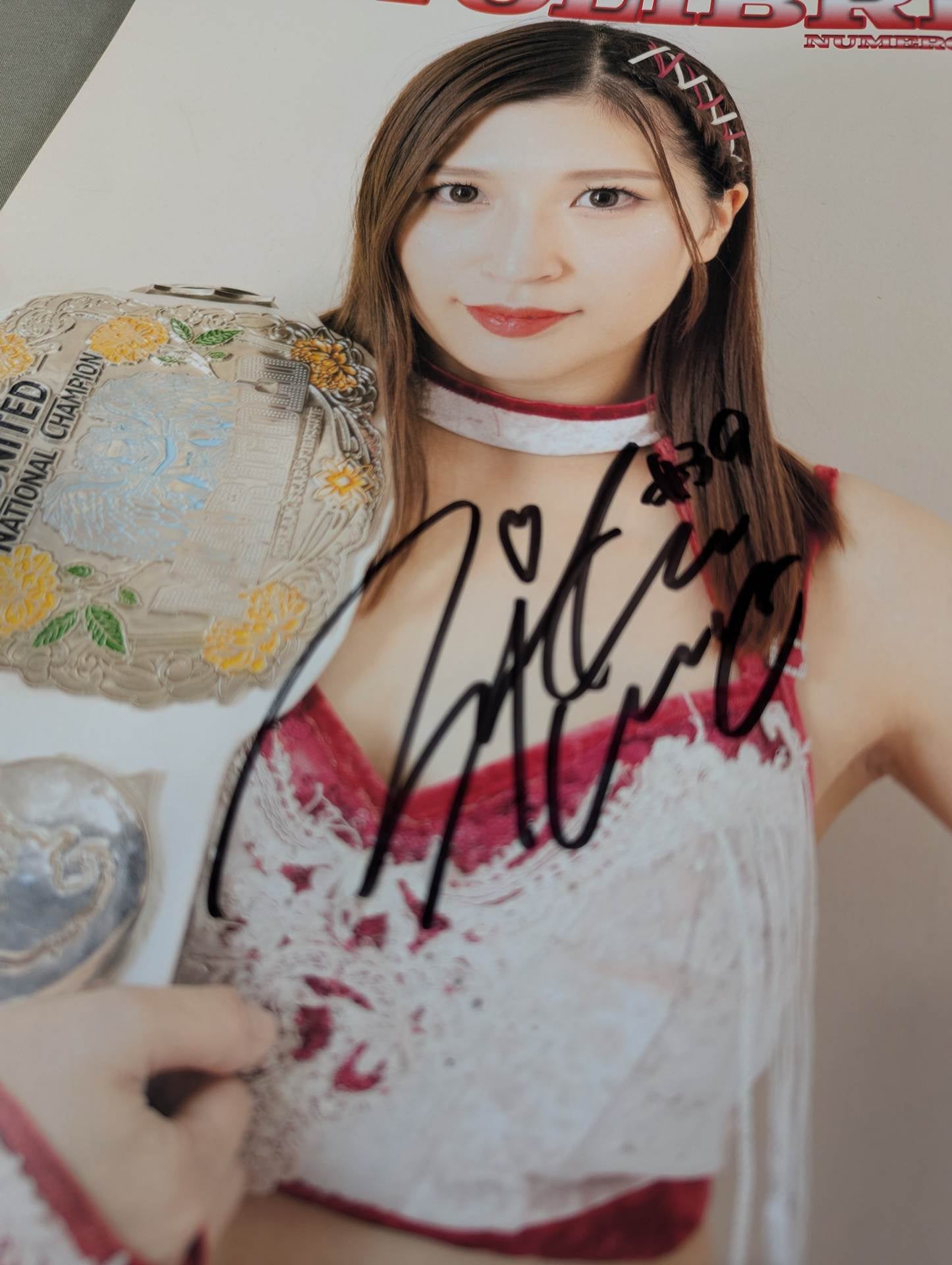 【Miku Aono  hand signed autograph 】FOTOLIBRE de Mascara Numero.76