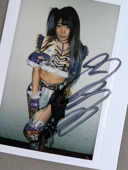 Tam Nakano  hand signed autograph  Cheki (T-9)