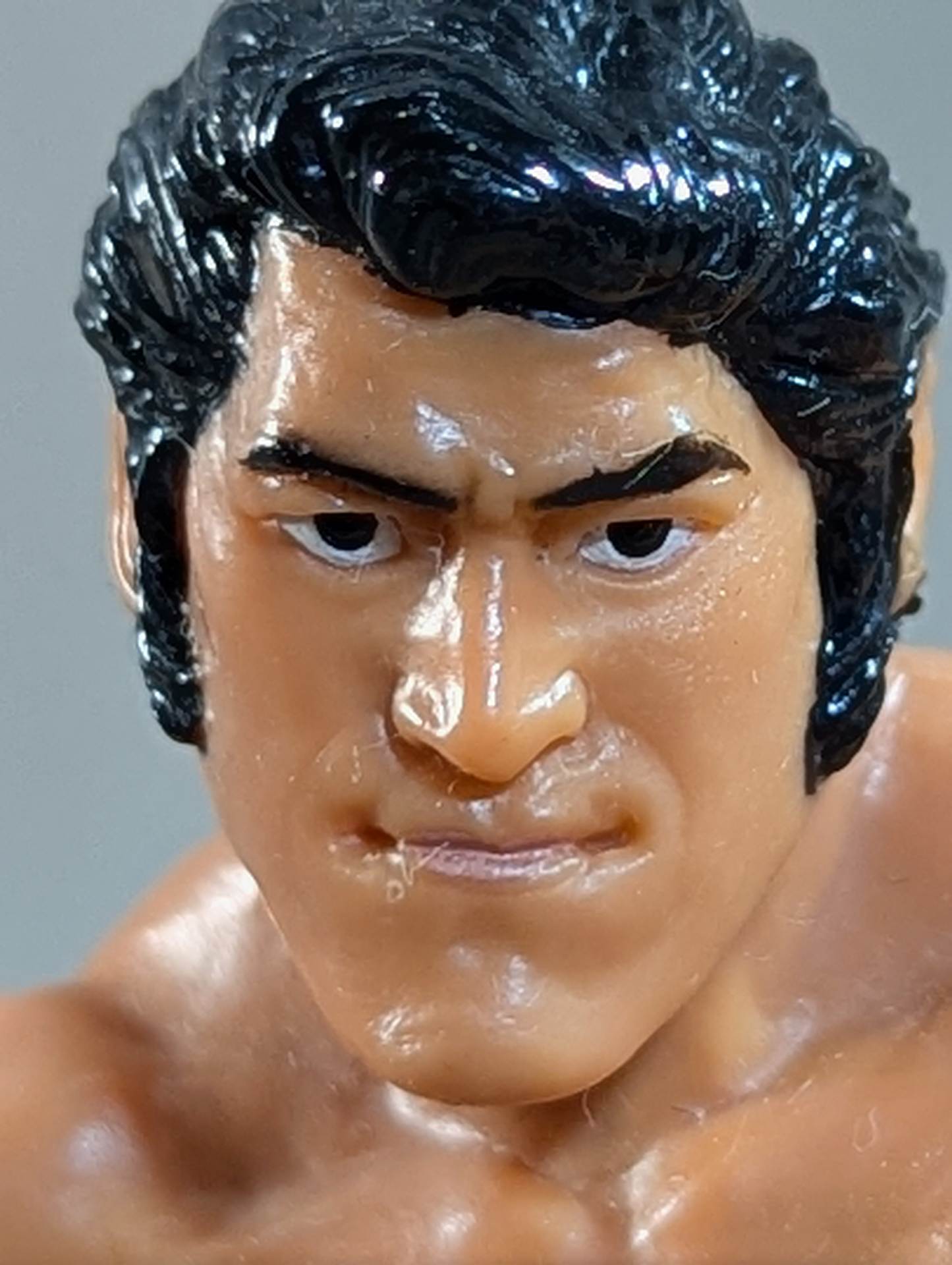 アントニオ猪木 フィギュア 限定版 アントニオ猪木、78歳の誕生日に1／48の「金の猪木」フィギュア限定