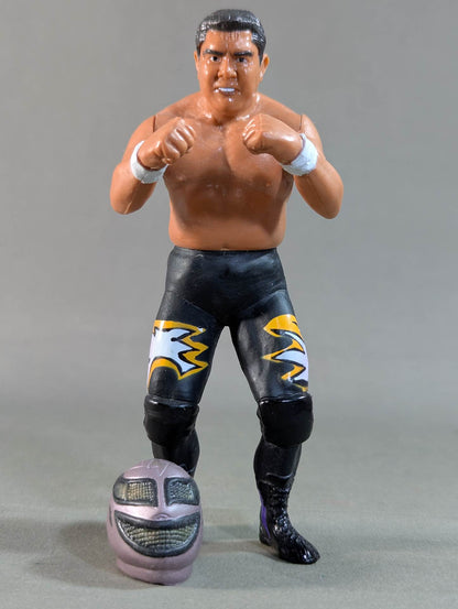 Junji Hirata (with mask)