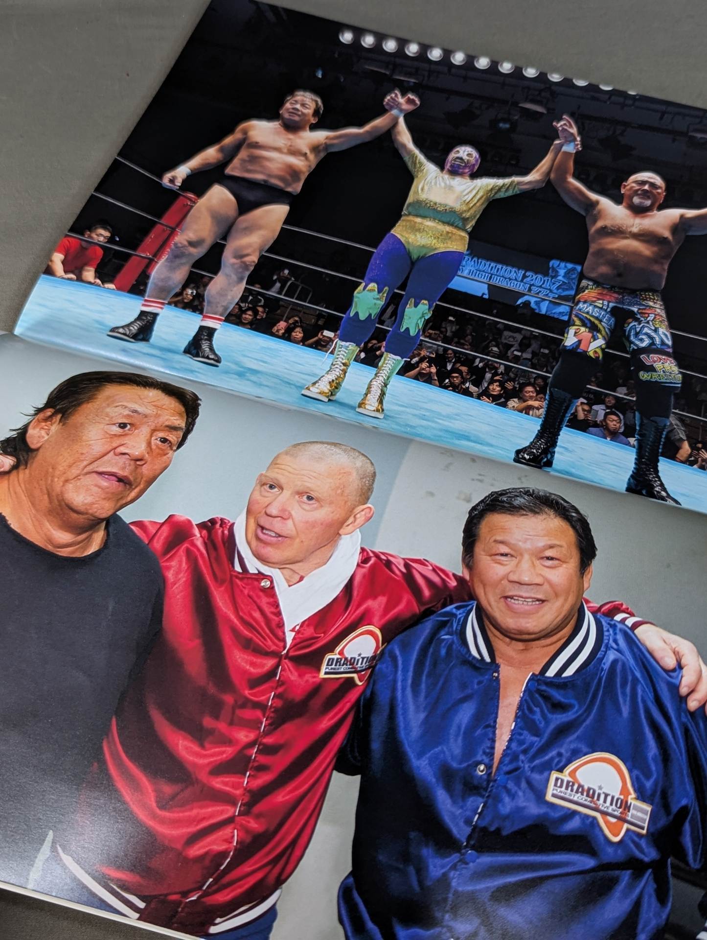 [Tatsumi Fujinami  hand signed autograph ] Full Swing Magazine No. 9 Tatsumi Fujinami 's debut 50th anniversary "Memorial" Pro-Photo Collection"