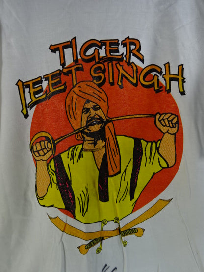 【hand signed autograph】 Tiger Jeet Singh  Illustration T-Shirts(1) (White)