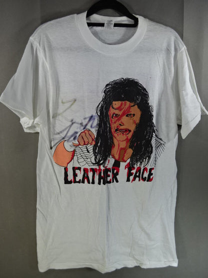 【hand signed autograph】 Leather Face Illustration T-Shirt (1)(W★ING / White)
