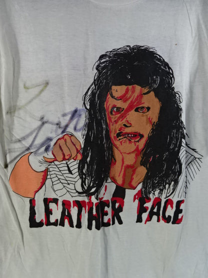 【hand signed autograph】 Leather Face Illustration T-Shirt (1)(W★ING / White)