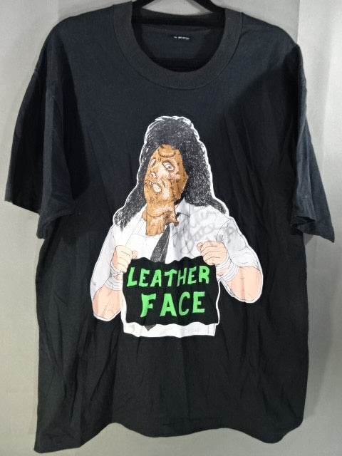 【hand signed autograph】 Leather Face Illustration T-Shirt (8)(IWA / Black)