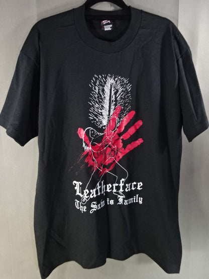 【hand signed autograph】 Leather Face "The SAW is family." T-Shirt (2) (IWA / Black)