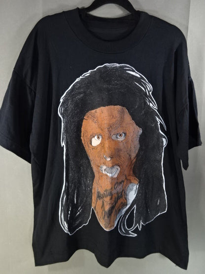 【hand signed autograph】 Leather Face Illustration T-Shirt (9)(IWA / Black)