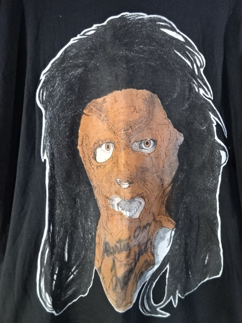 【hand signed autograph】 Leather Face Illustration T-Shirt (9)(IWA / Black)