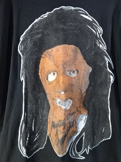 【hand signed autograph】 Leather Face Illustration T-Shirt (9)(IWA / Black)