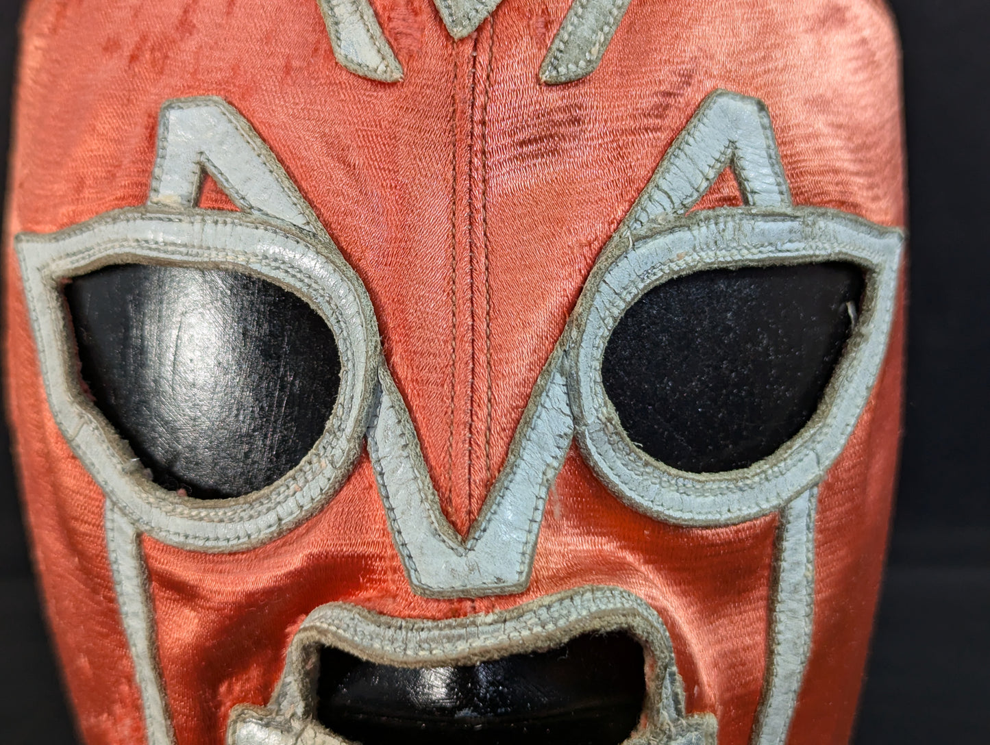 ★Mil Mascaras 1965 ~ long-term worn by him !! Red Satin MM2 ★