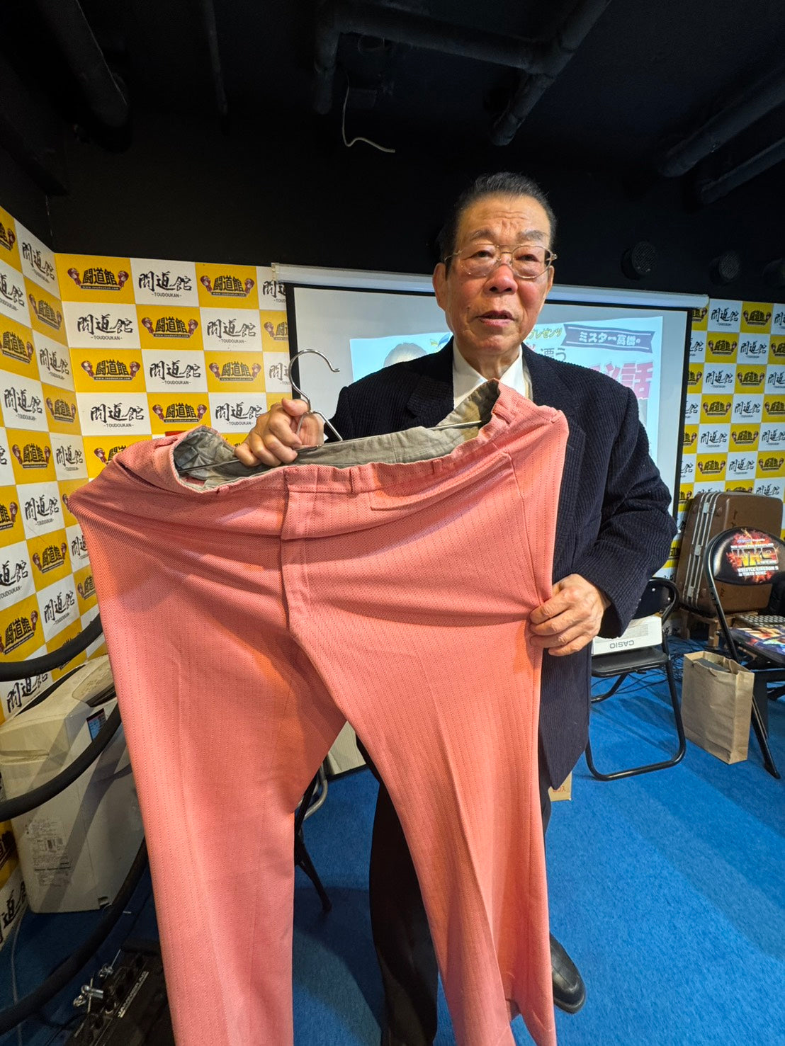 Andre the Giant  worn by him  shoes and worn by him slacks, left and right Handprint and footprint direct sign Shikishi ( Autograph board )  set