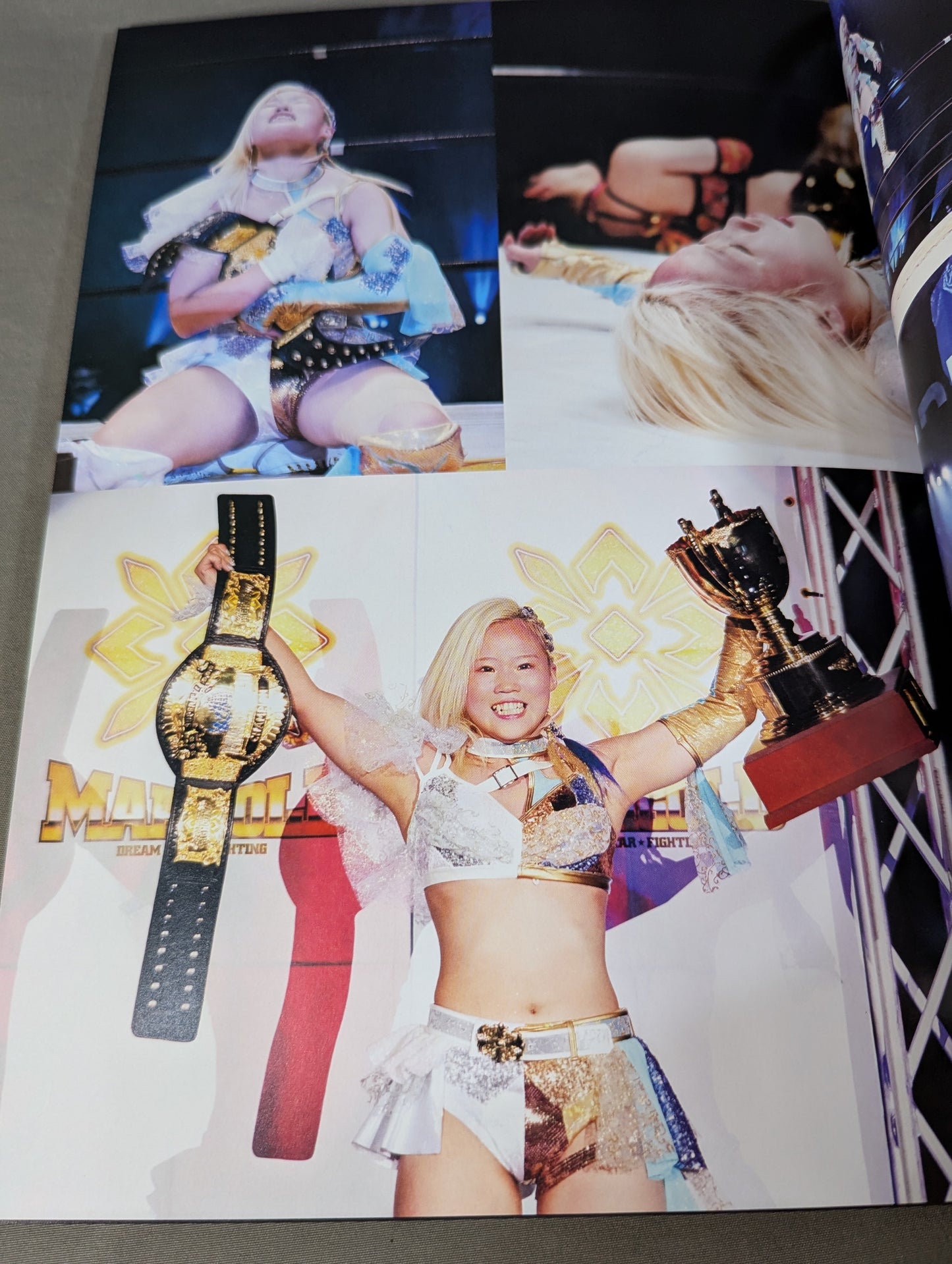 【ビクトリア弓月 直筆サイン入り】FOTOLIBRE de Mascara Numero.77