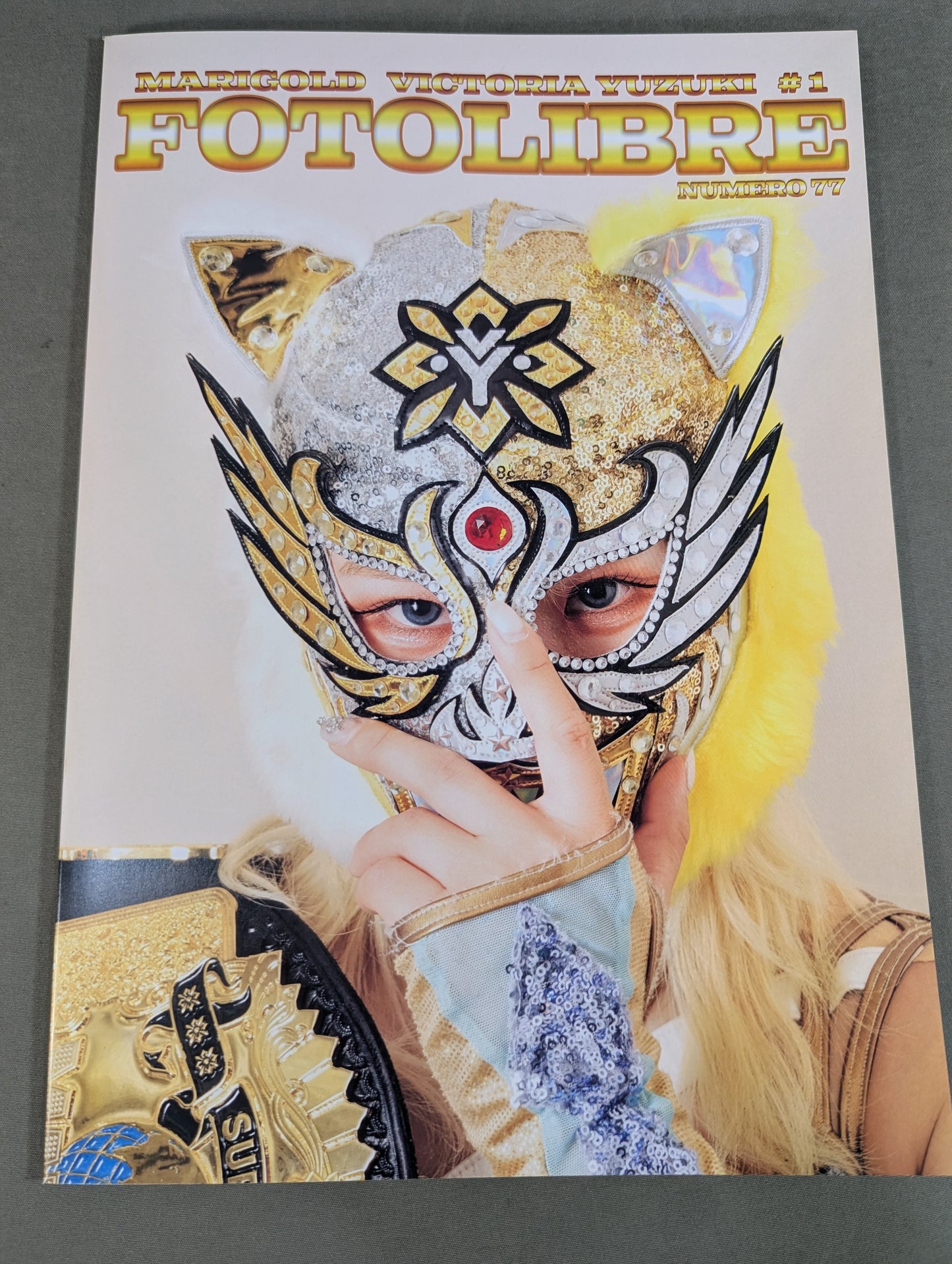 【ビクトリア弓月 直筆サイン入り】FOTOLIBRE de Mascara Numero.77