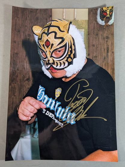 The first Tiger Mask hand signed autograph  large format Photo (4)