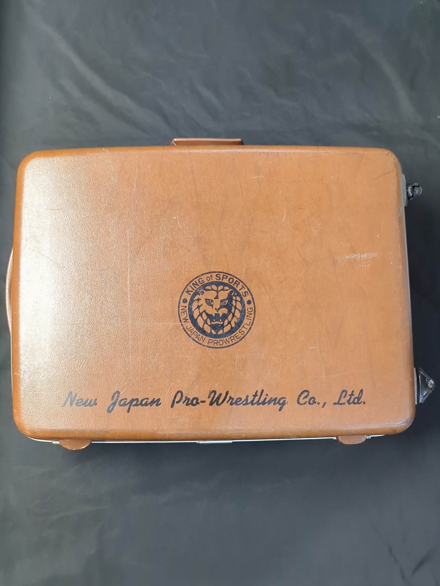 Mr. Takahashi's long-term suitcase