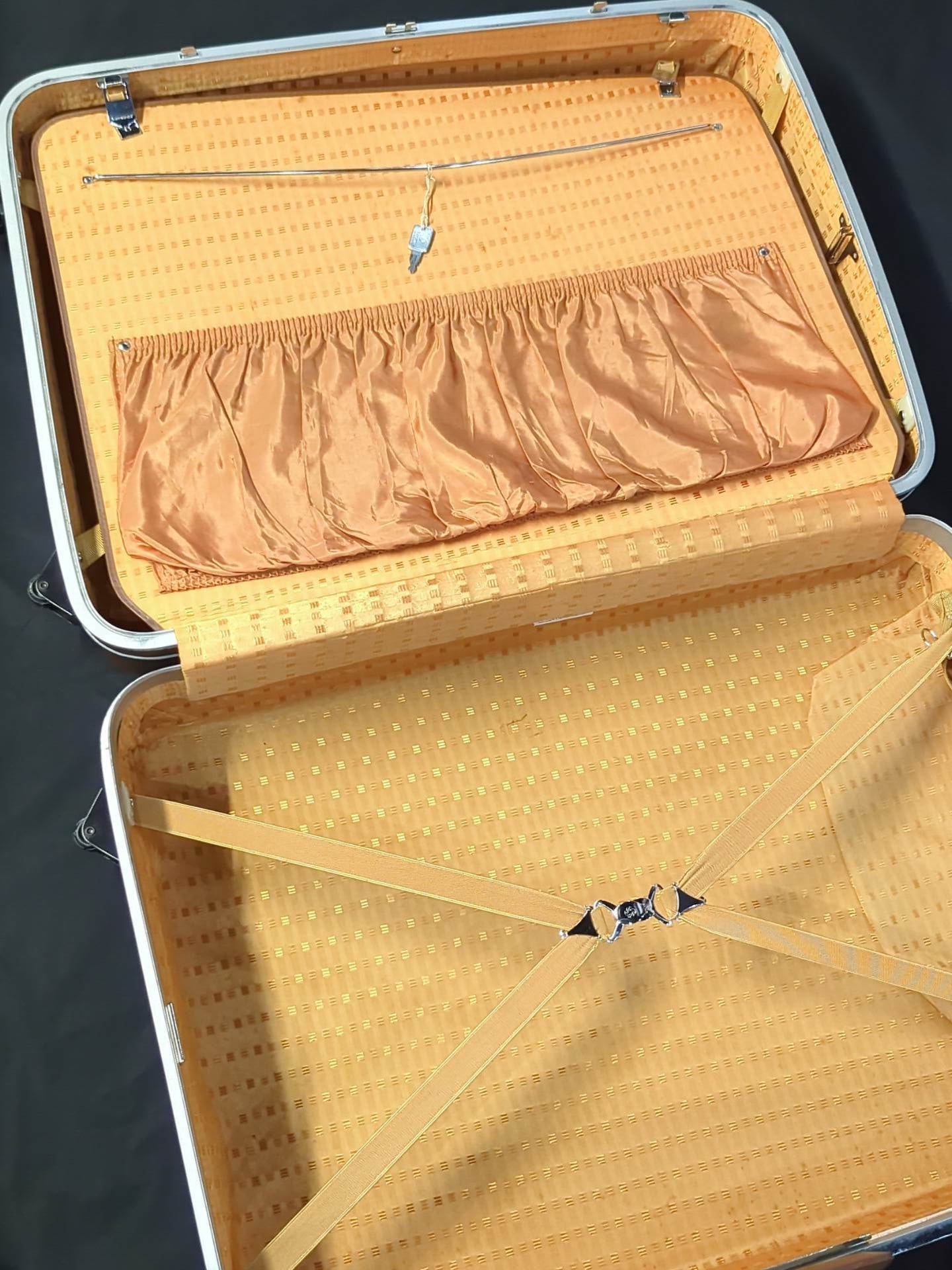 Mr. Takahashi's long-term suitcase