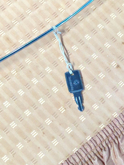 Mr. Takahashi's long-term suitcase