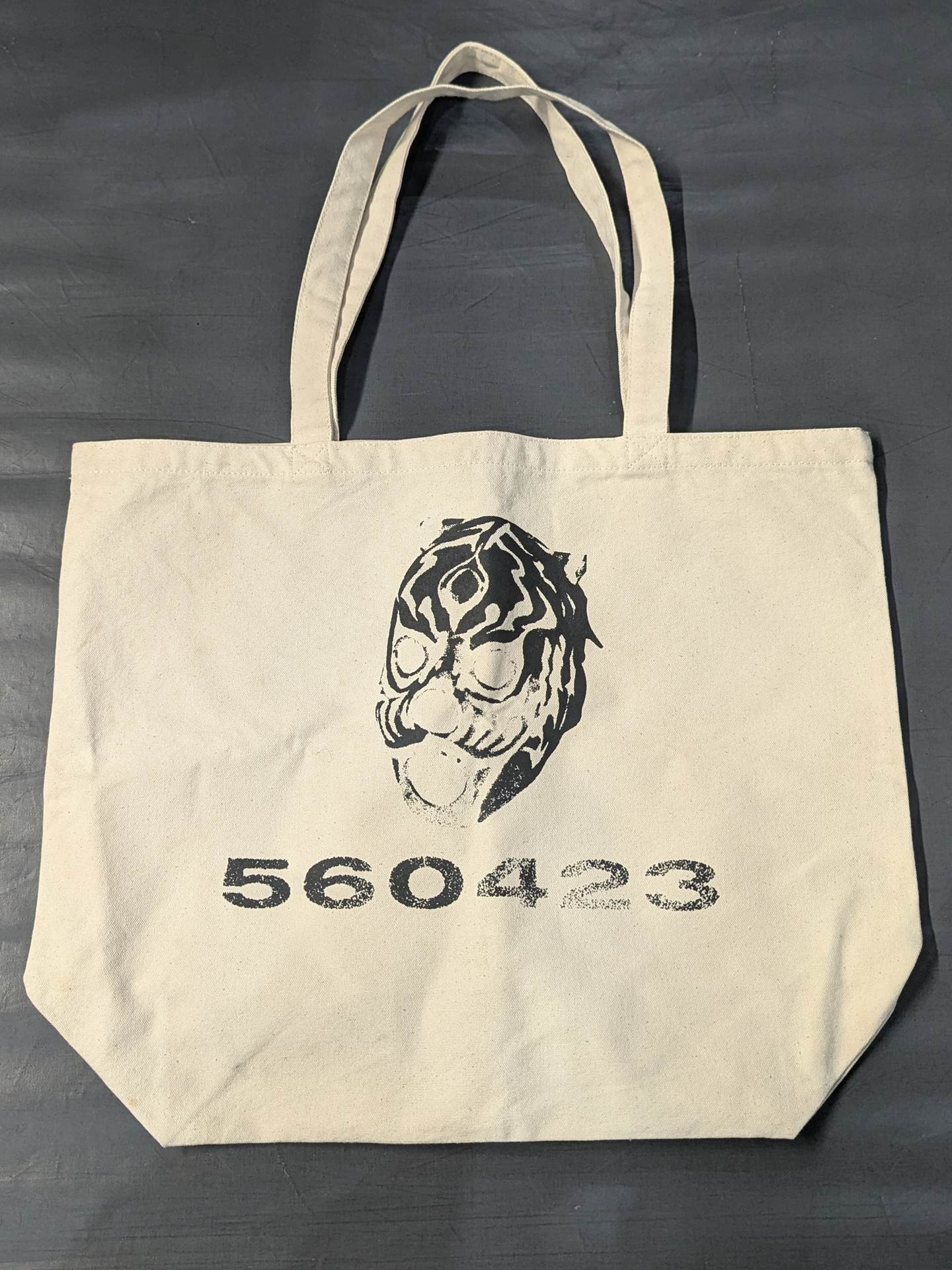 【hand signed autograph】  The first Tiger Mask "560423" tote bag
