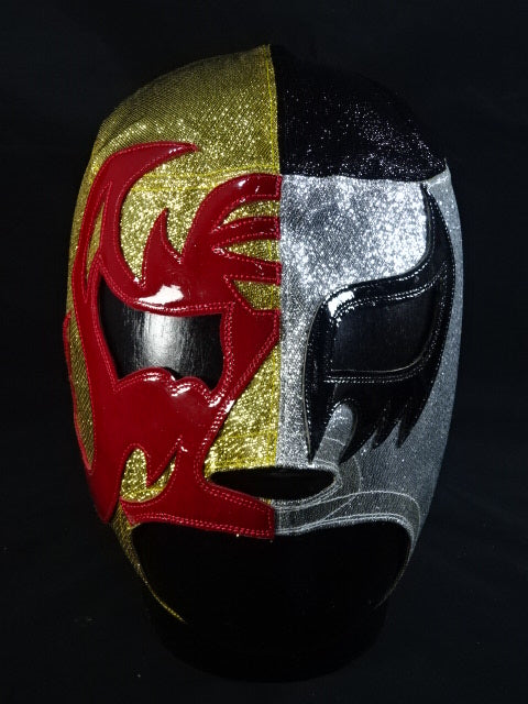 マスカラ・アニョ・ドスミル＆シエン・カラス