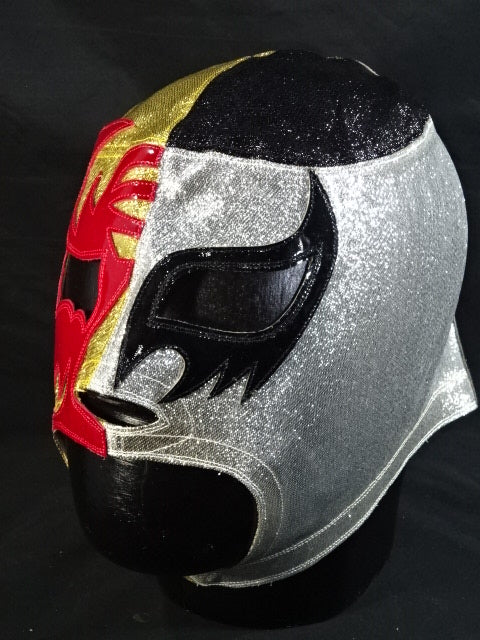 マスカラ・アニョ・ドスミル＆シエン・カラス