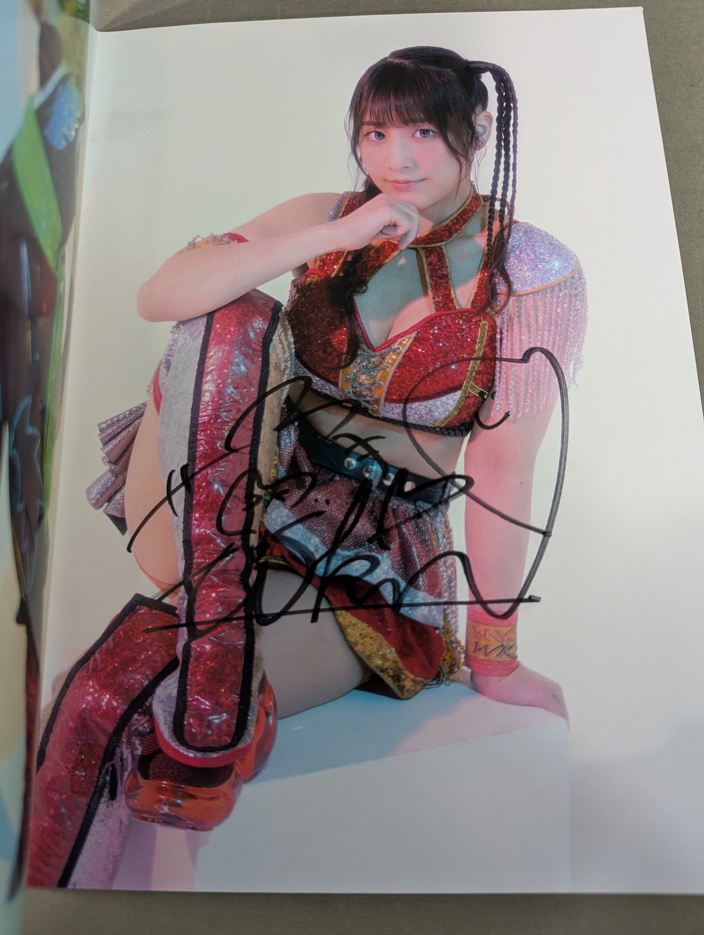 【WAKANA UEHARA  hand signed autograph 】WRESTLE PRINCESS VI. not sold in stores Pro-Photo Book
