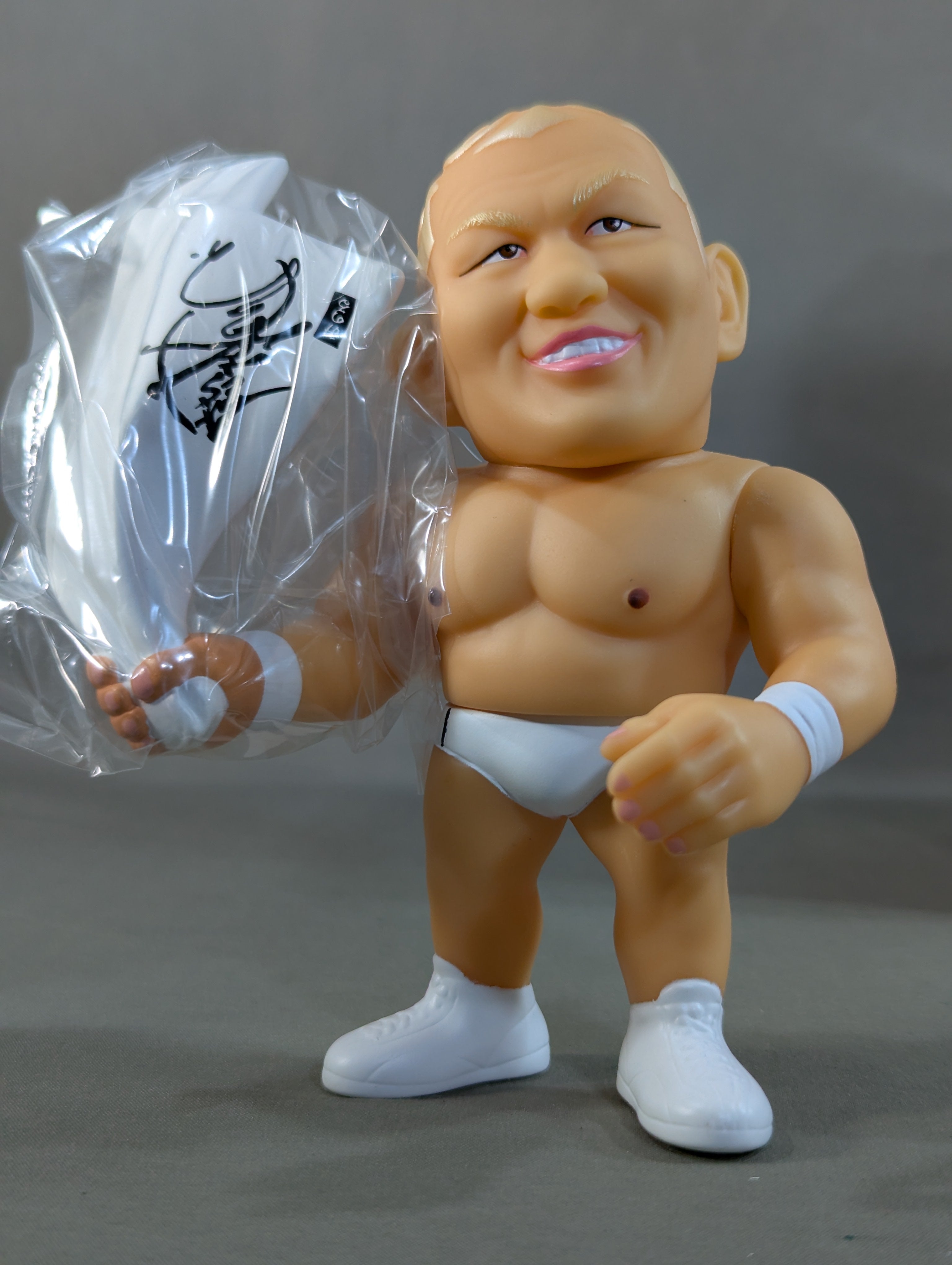 直筆サイン入り】鈴木みのる(白コスチュームVer.) 16dソフビ