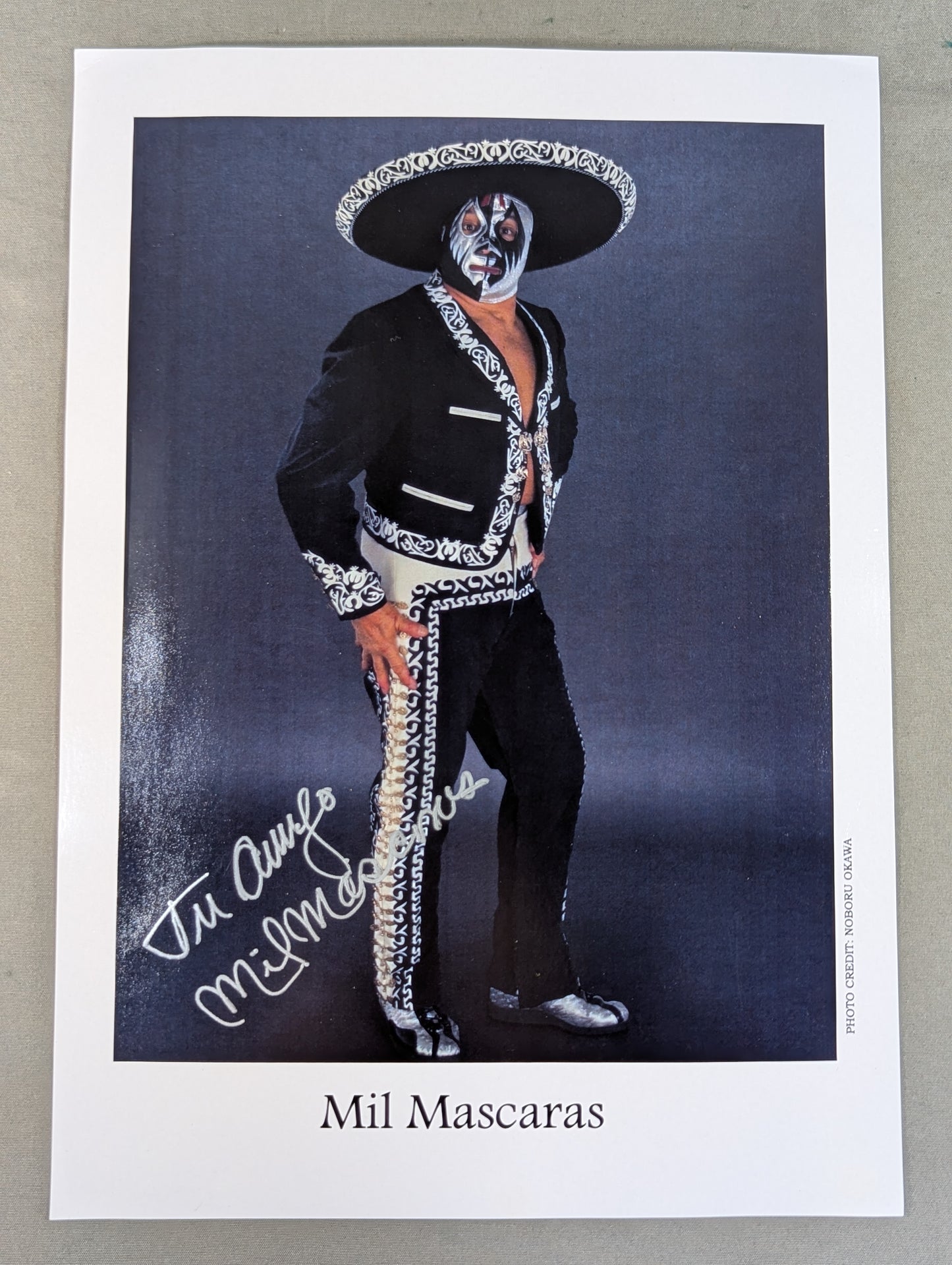 Mil Mascaras  hand signed autograph Pro-Photo (A-1)