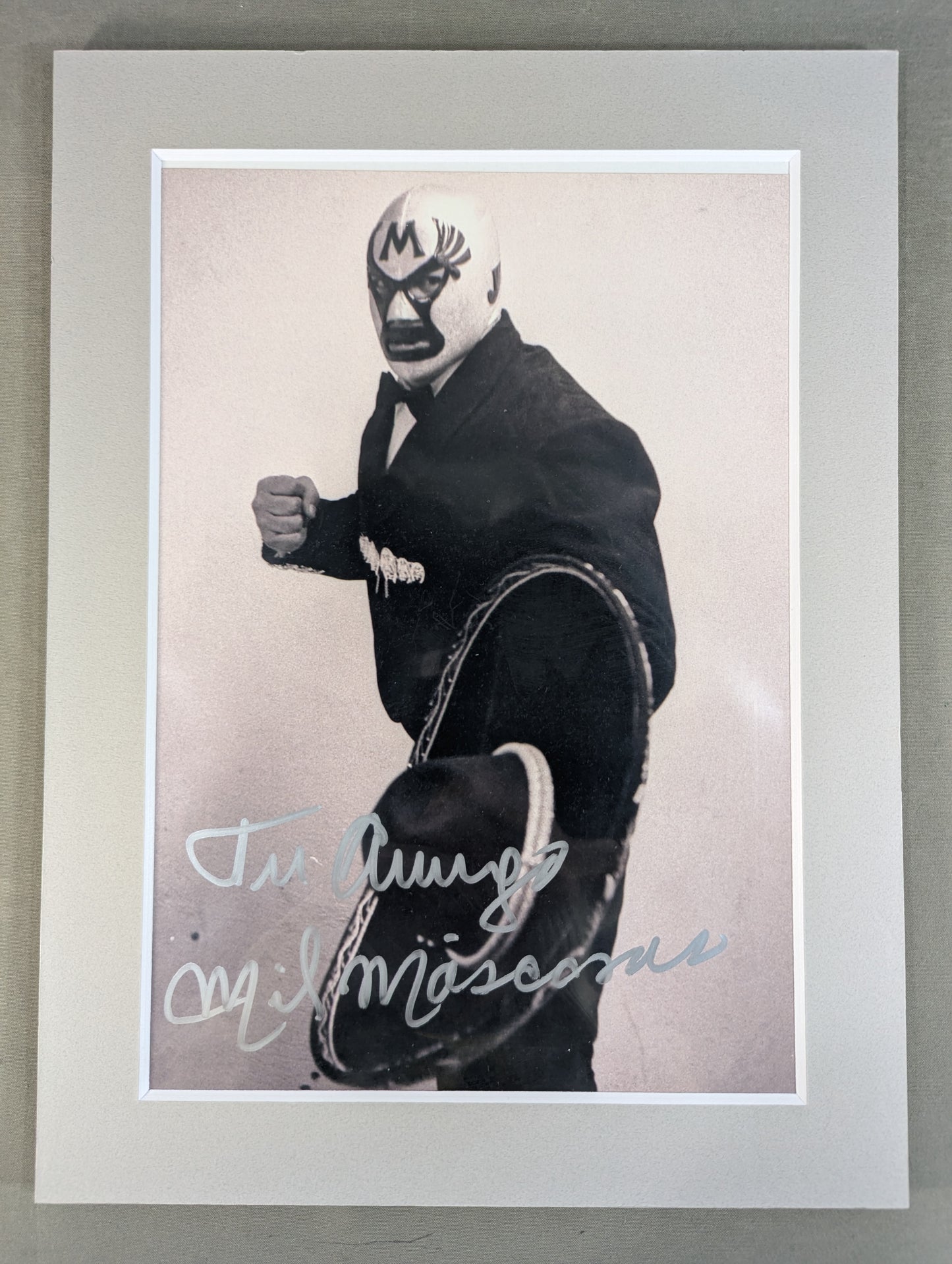 Mil Mascaras  hand signed autograph  Panel Pro-Photo (A-3)