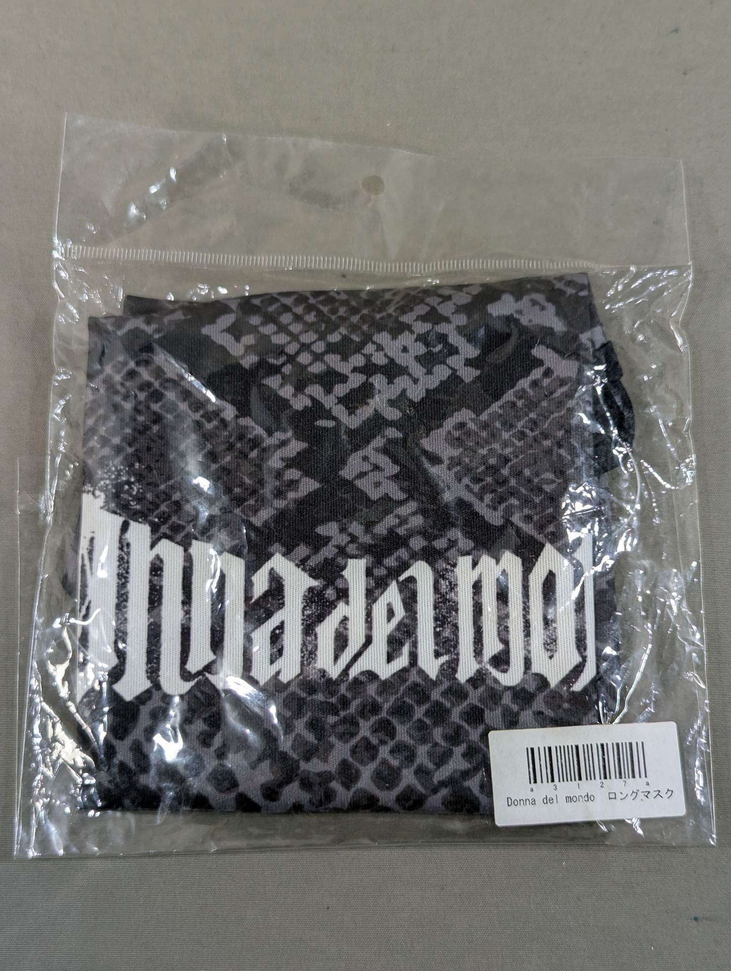 Donna del Mondo Long Mask