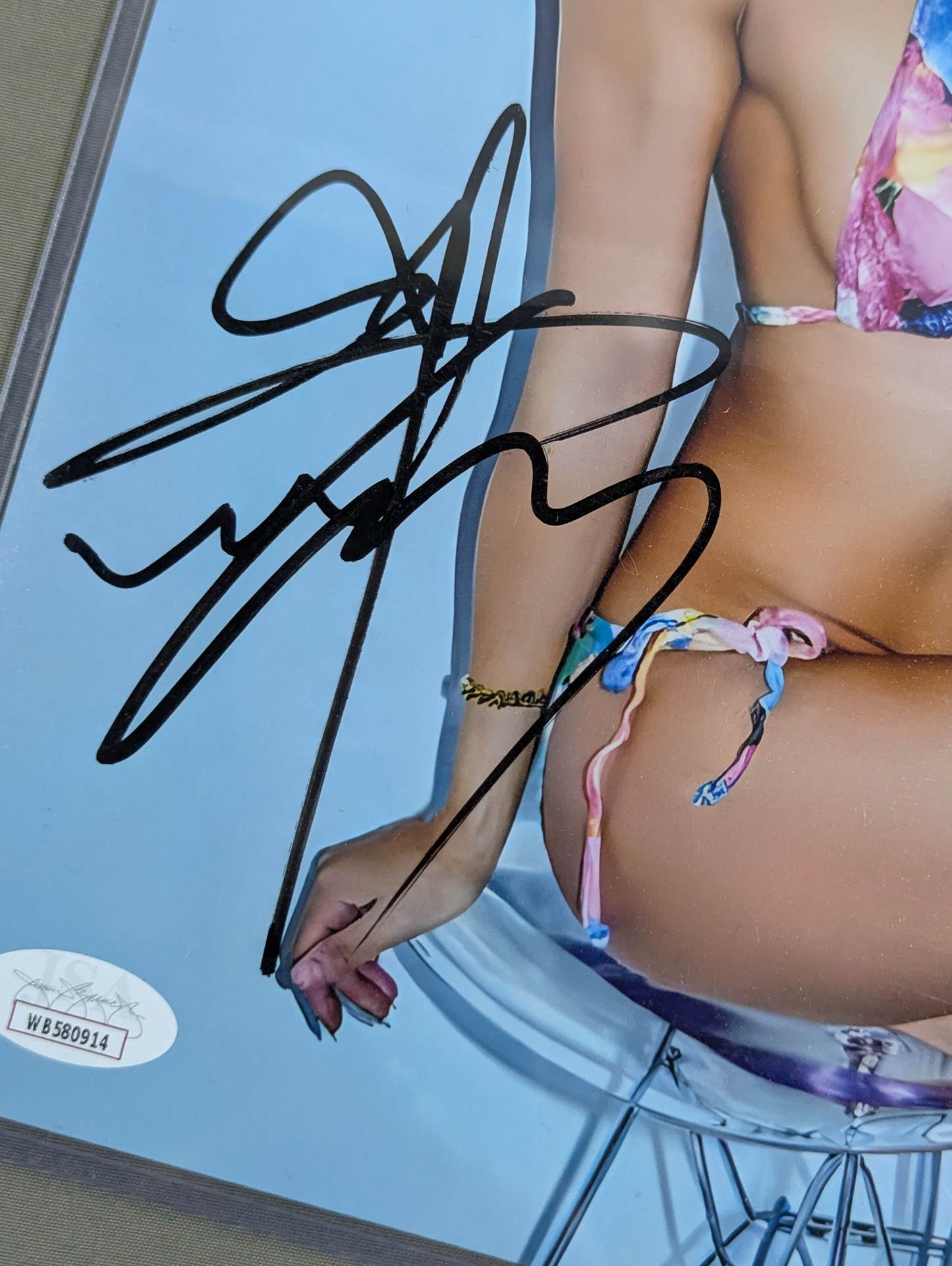 Giulia  hand signed autograph Pro-Photo  (JSA Certification) (2)