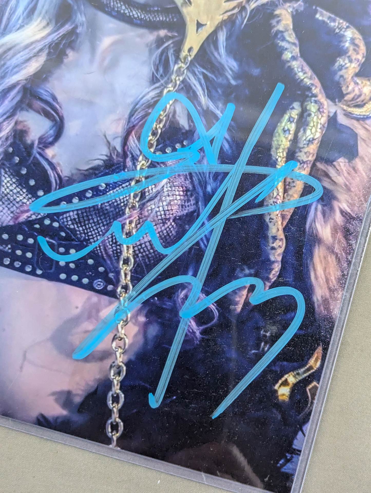 Giulia  hand signed autograph Pro-Photo  (JSA Certification) (3)