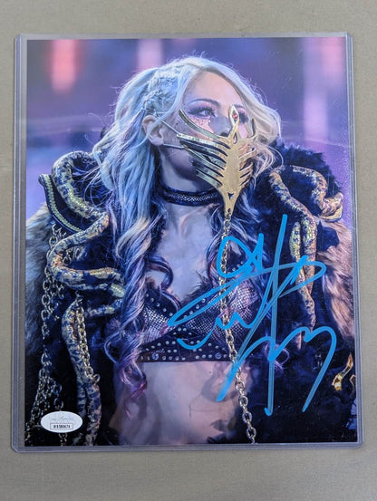 Giulia  hand signed autograph Pro-Photo  (JSA Certification) (3)