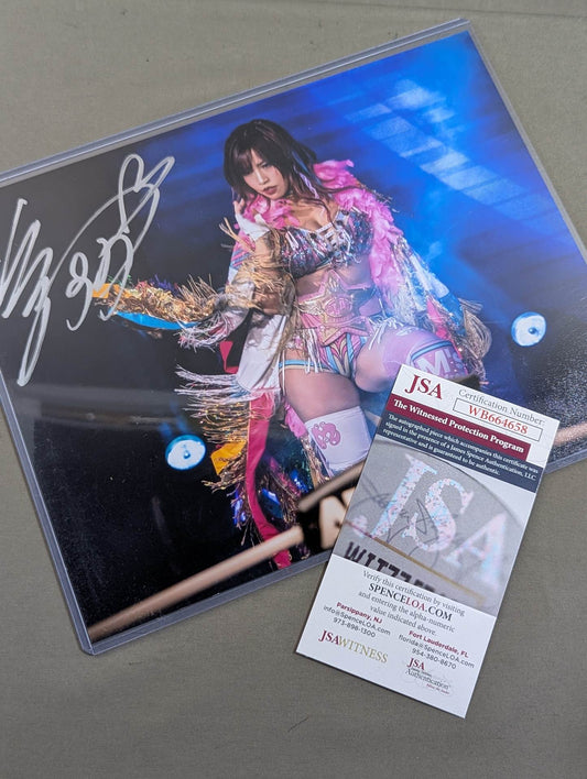 Mina Shirakawa  hand signed autograph Pro-Photo  (JSA Certification) (1)