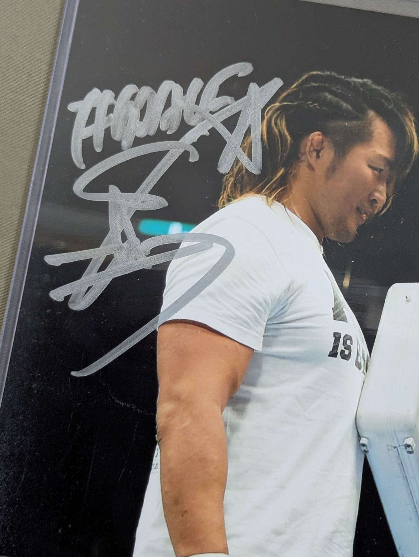 棚橋弘至＆ケニー・オメガ 直筆Wサイン入り ポートレート(JSA証明